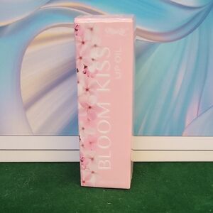 Miss Lil Bloom Kiss Lip Oil 6ml New Sealed Box
